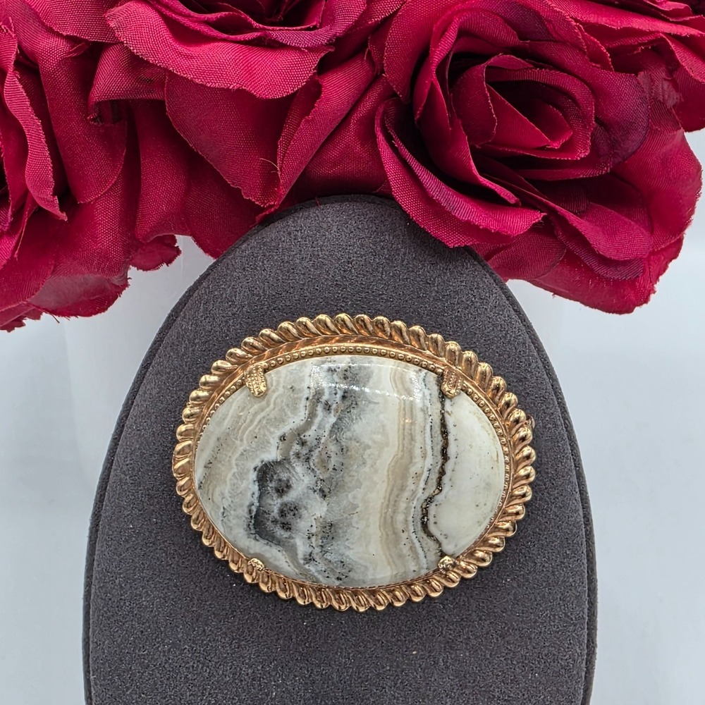 Vintage Oval Agate Style Brooch Pin Gold‎ Tone Rope Edge Mosaic Stone Statement